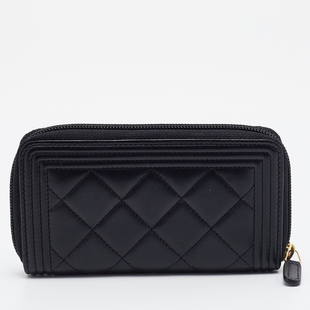 CHANEL Black Quilted Leather Boy Zip Around Wallet - Picture 4 of 8